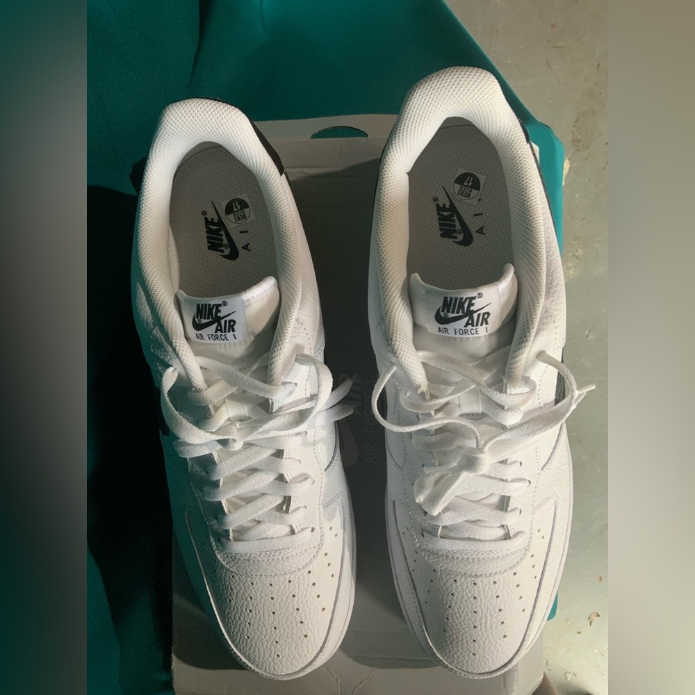 Nike White and Black Air Force 1 07’ Low Top Sneakers, NWT, NIB, Men’s Size 17 - Picture 5 of 5